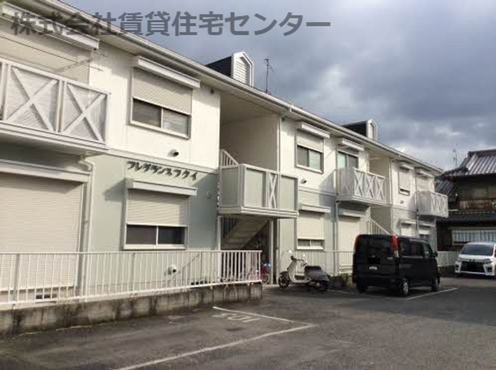 和歌山県橋本市東家１丁目 2階建 築31年11ヶ月