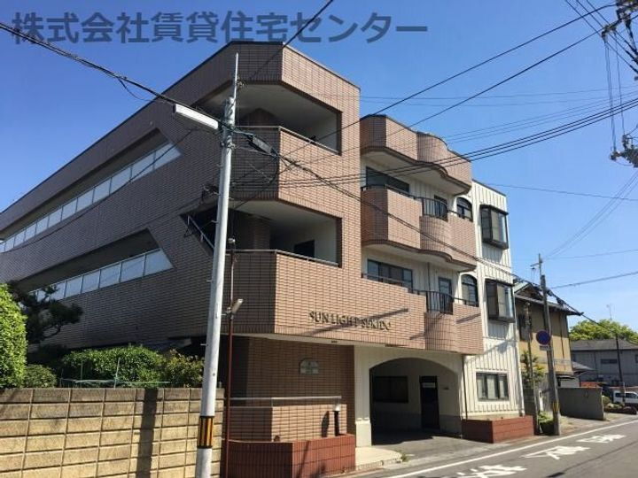 和歌山県和歌山市関戸１丁目 賃貸マンション