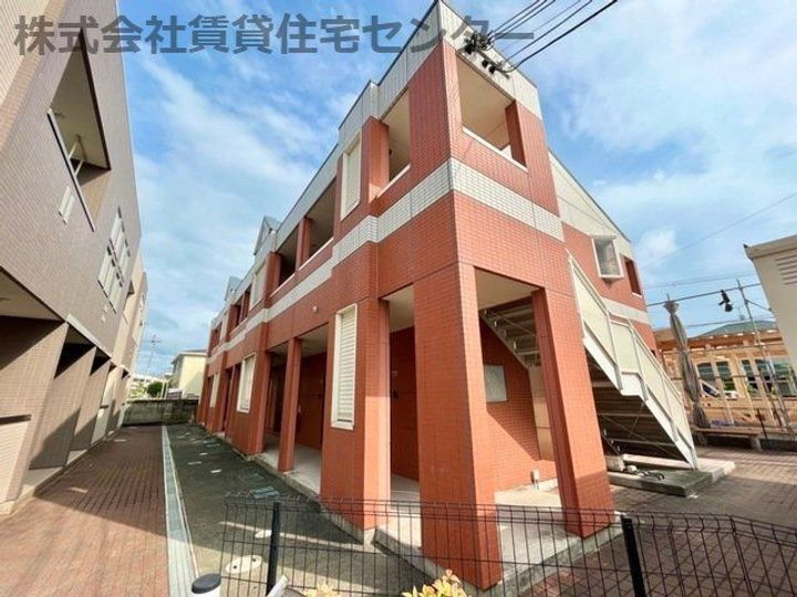 和歌山県和歌山市北島 築18年2ヶ月 2階建