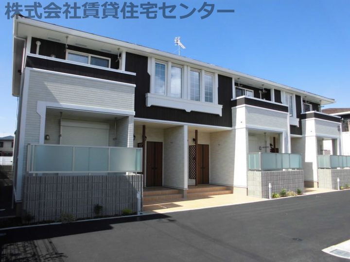 和歌山県和歌山市榎原 築8年4ヶ月 2階建