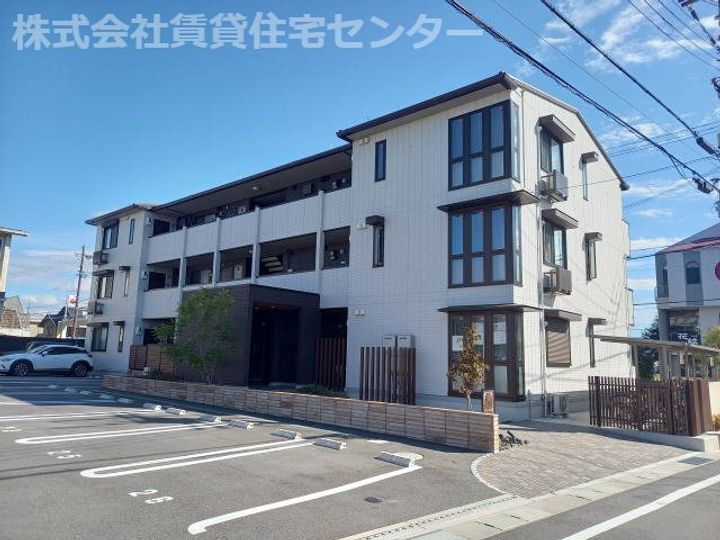 和歌山県和歌山市太田 3階建 築4年8ヶ月