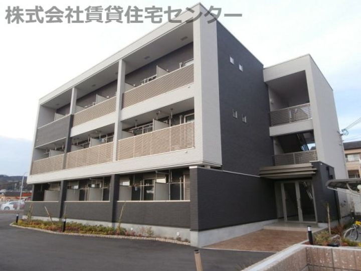 和歌山県岩出市相谷 3階建 築11年10ヶ月