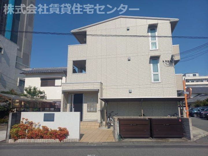 和歌山県和歌山市吹上２丁目 賃貸アパート