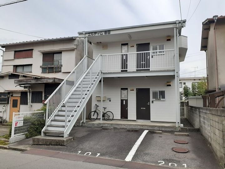 香川県高松市太田上町 2階建