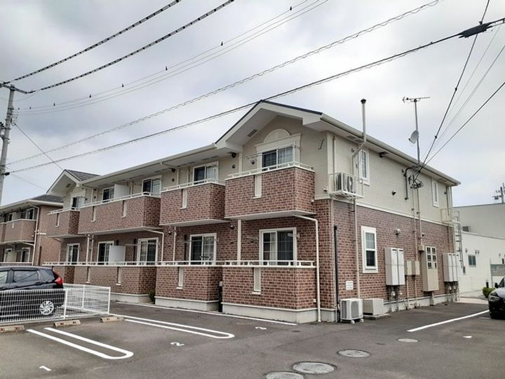 香川県高松市円座町 2階建