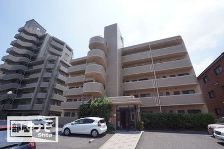 香川県高松市三条町 5階建