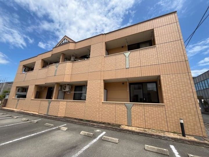 香川県高松市今里町 2階建 築15年9ヶ月