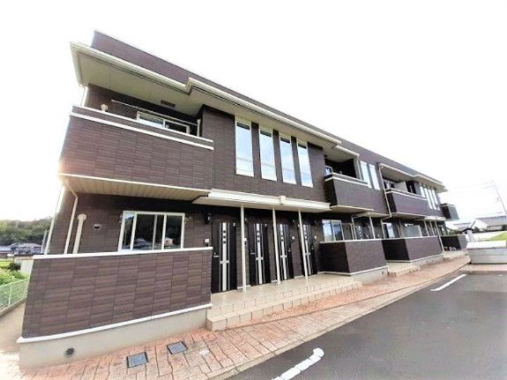 香川県仲多度郡まんのう町買田 2階建 築11年
