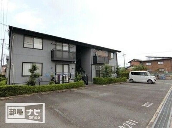 香川県丸亀市飯山町東小川 2階建