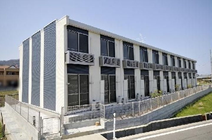 香川県高松市鬼無町藤井 2階建 築15年4ヶ月