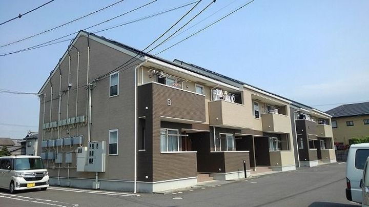 香川県丸亀市綾歌町富熊 2階建