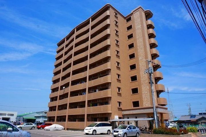 香川県高松市木太町 10階建