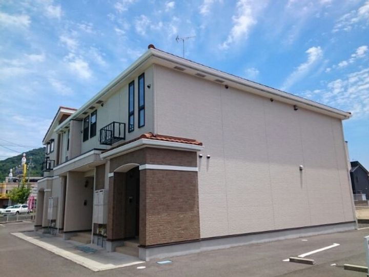 香川県丸亀市土器町東７丁目 2階建