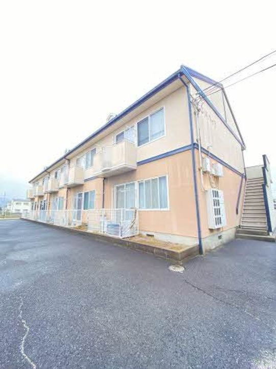 香川県高松市円座町 2階建