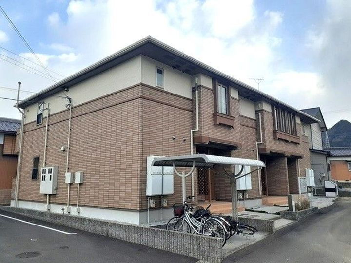 香川県東かがわ市帰来 2階建