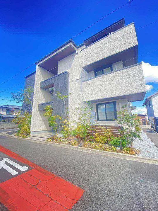 香川県高松市伏石町 3階建 築2年8ヶ月