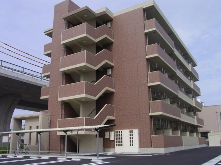 香川県高松市伏石町 5階建