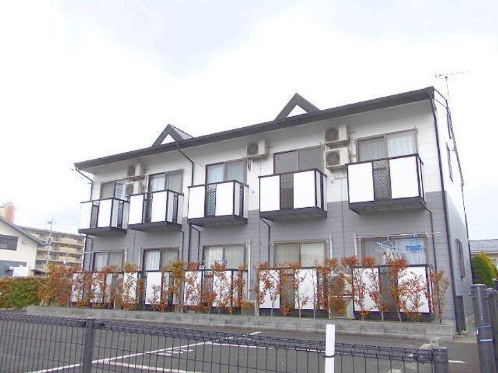 香川県高松市松縄町 2階建