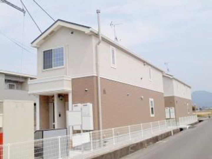 香川県丸亀市飯山町上法軍寺 2階建