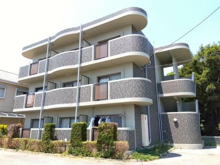 徳島県阿南市那賀川町上福井南川渕 3階建 築22年7ヶ月
