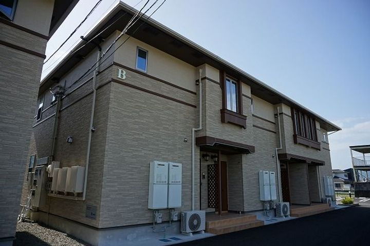 徳島県美馬市穴吹町三島字舞中島 2階建 築10年8ヶ月
