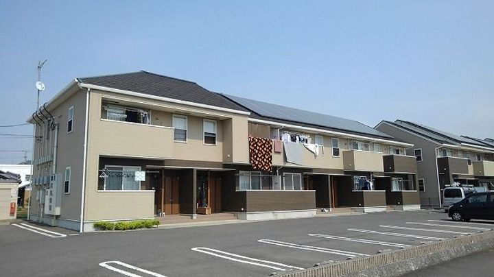 香川県丸亀市綾歌町富熊 2階建