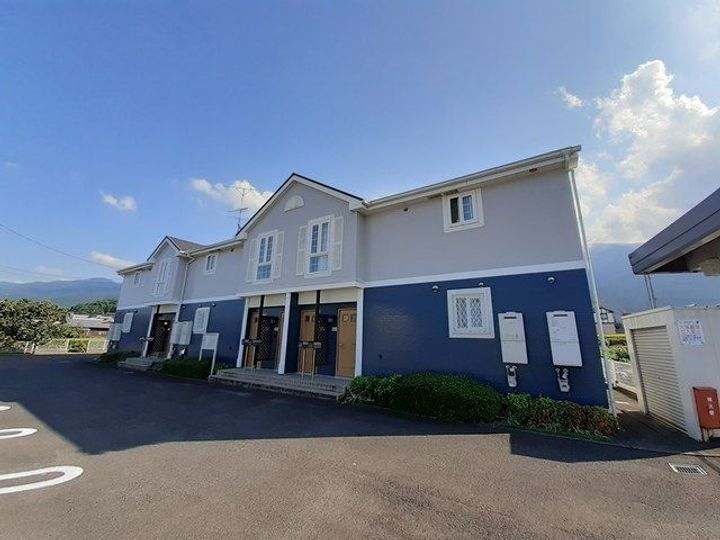 愛媛県四国中央市豊岡町長田 2階建 築22年11ヶ月