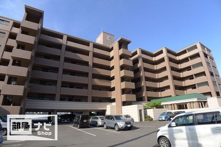 香川県高松市屋島西町 7階建