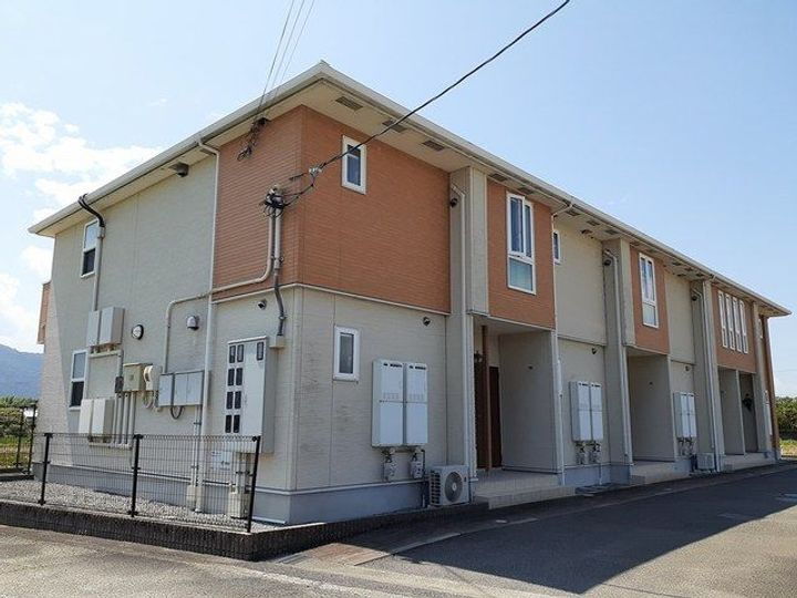 徳島県阿波市市場町香美字西原 2階建 築15年5ヶ月