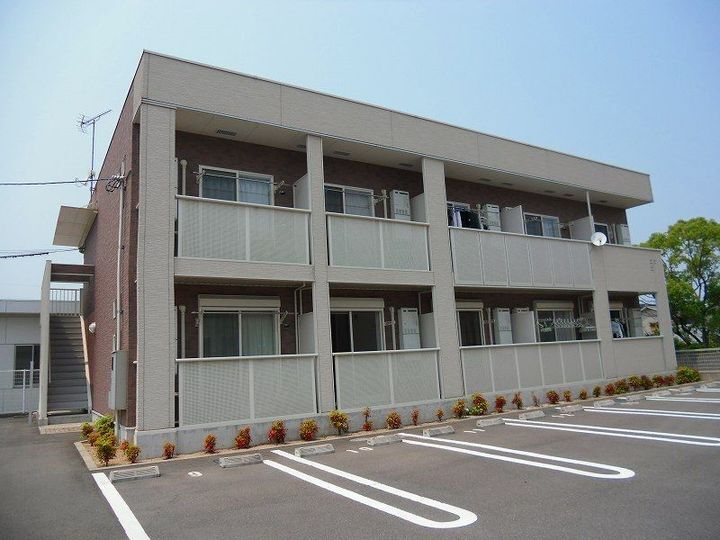 愛媛県四国中央市妻鳥町 2階建 築17年4ヶ月