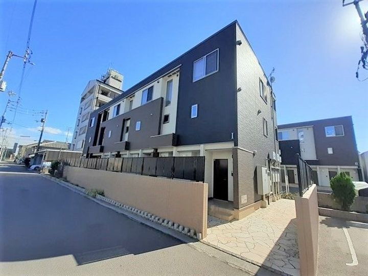 香川県高松市福岡町４丁目 3階建 築7年