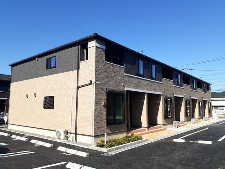 香川県東かがわ市松原 2階建 築2年10ヶ月