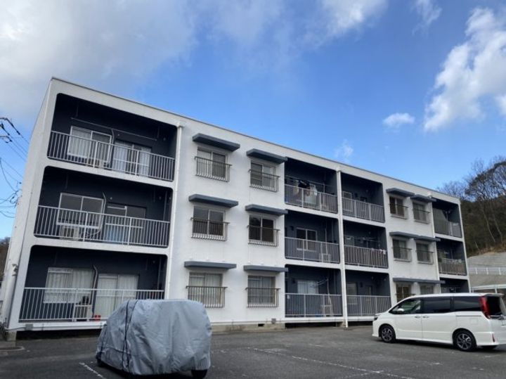 香川県高松市牟礼町牟礼 3階建 築55年6ヶ月