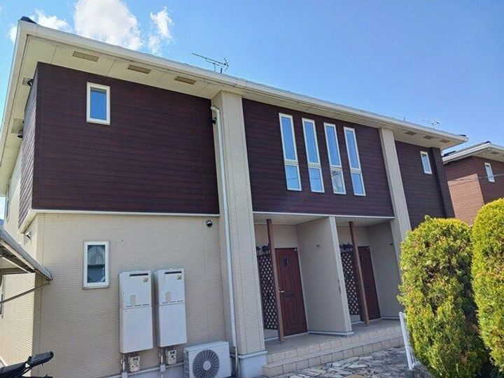 愛媛県四国中央市土居町土居 2階建 築13年4ヶ月