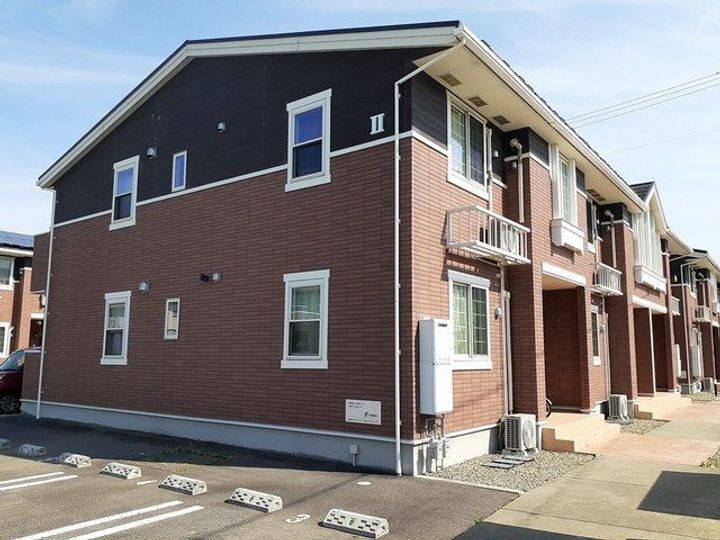 徳島県徳島市北島田町１丁目 2階建 築9年4ヶ月