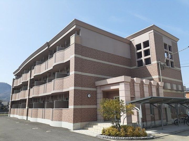 香川県高松市鶴市町 3階建