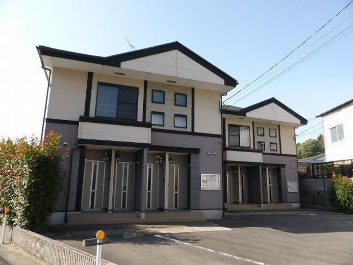 香川県高松市勅使町 2階建