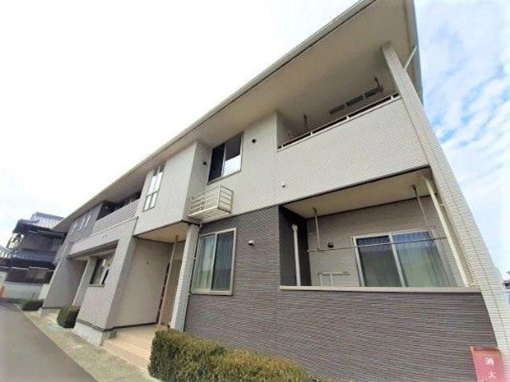 香川県観音寺市柞田町 2階建