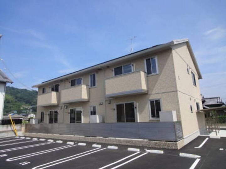 香川県さぬき市志度 2階建 築13年1ヶ月