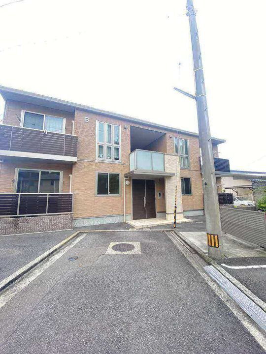 香川県善通寺市善通寺町 2階建