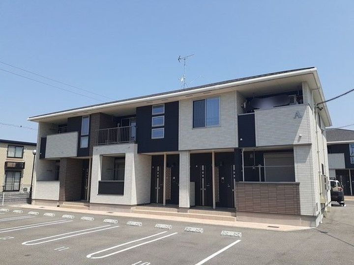 香川県高松市元山町 2階建