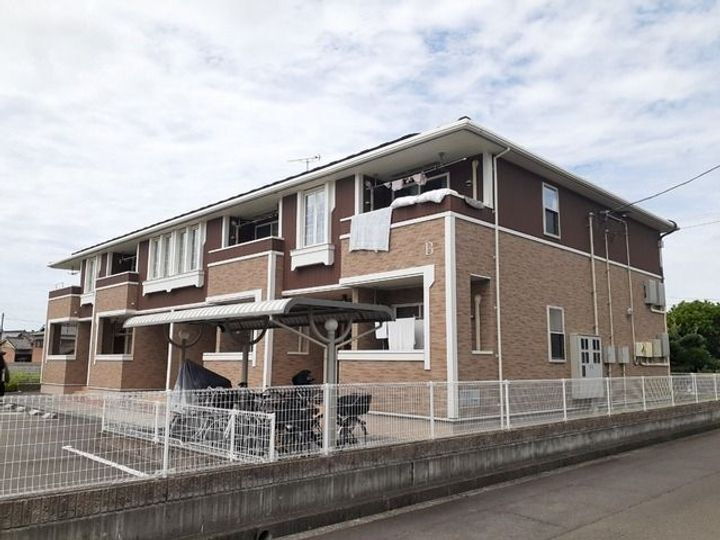 香川県丸亀市飯山町下法軍寺 2階建