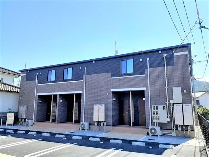 香川県東かがわ市松原 2階建