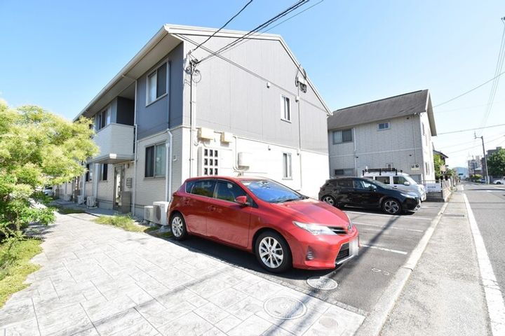 香川県高松市多肥下町 2階建
