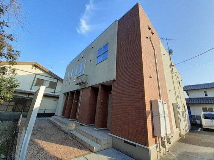 高知県高知市一宮中町３丁目 2階建 築11年7ヶ月