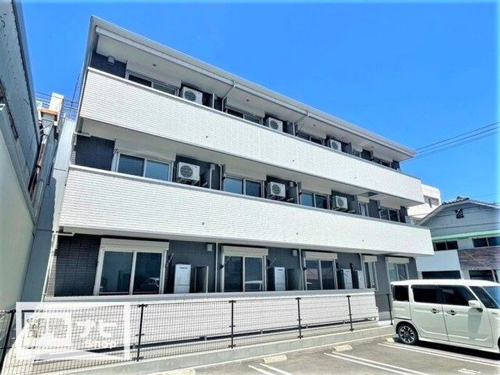 香川県高松市花園町１丁目 3階建 築2年1ヶ月