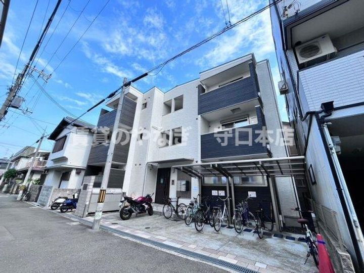 クリエオーレ上野口Ⅱ 3階建