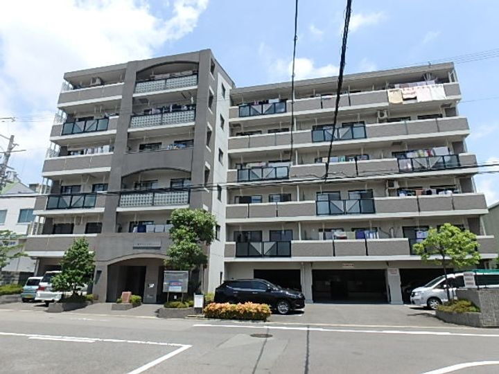 一力グランドマンション 6階建