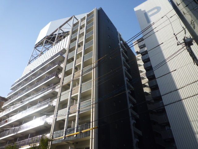 プレミアムステージ新大阪駅前 11階建