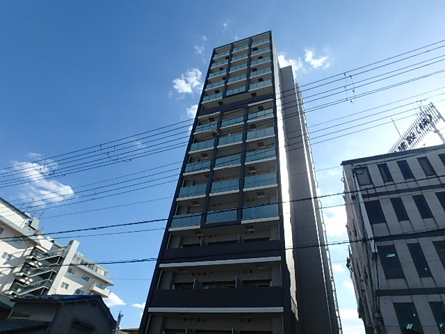 エスプレイス新大阪サウスゲート 15階建